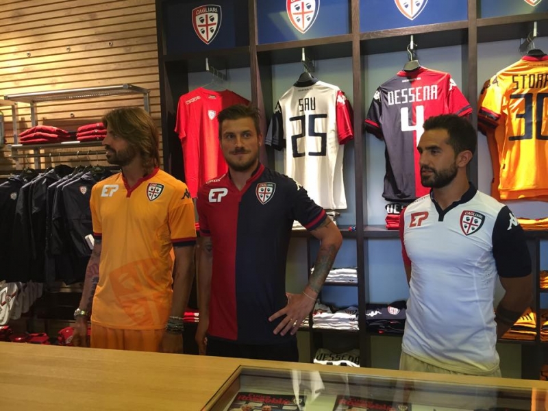Articoli e notizie su presentazione maglie a Cagliari Calcio